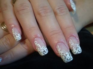 Свадебный дизайн ногтей, свадебный маникюр с белыми узорами