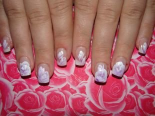 Красивые ногти френч с рисунком, китайская роспись на ногтях - раскрытый цветок